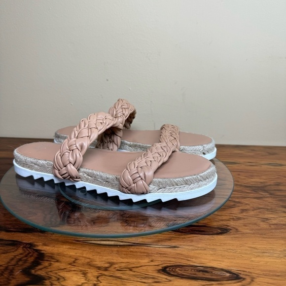 Marc Fisher Jaimee Sandal - Picture 5 of 14